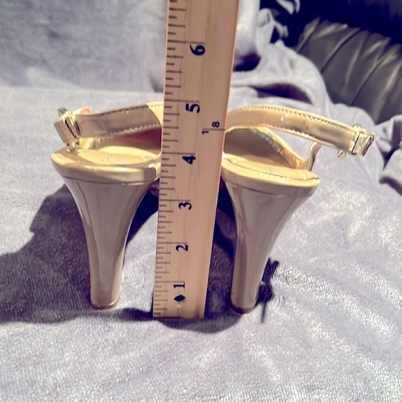Tahari Carolyn Nude Slingback High Heels 7.5m - Picture 10 of 12